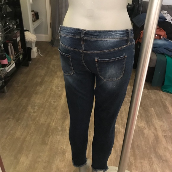 Skinny Jean - Picture 2 of 3